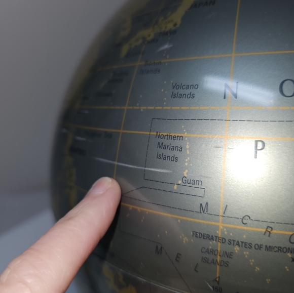 Vintage Replogle Diamond Marquise, Silver and Gold Globe with Clear Stand - Picture 10 of 11